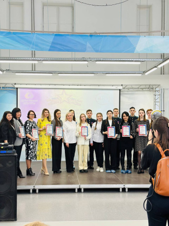 Сотрудники кардиоцентра приняли участие в онлайн-конкурсе чтецов
